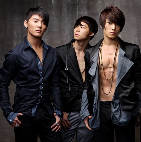 Los tres miembros de TVXQ “Ya nos retiramos de la compañía de cosméticos” 20091102_dbsktrio_2