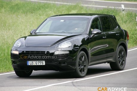 Yoochun compro carro nuevo!!! Porsche-cayenne-001